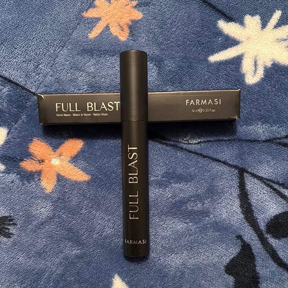 Farmasi Full Blast Mascara in Black